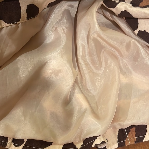 Gymboree Xs 3-4 year old brown animal print leopard wrap trench coat - Picture 2 of 3